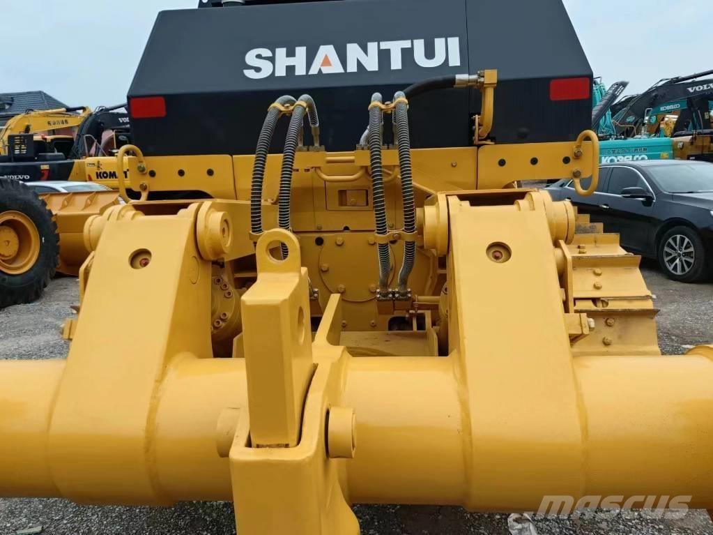 Shantui D22 Kāpurķēžu buldozeri