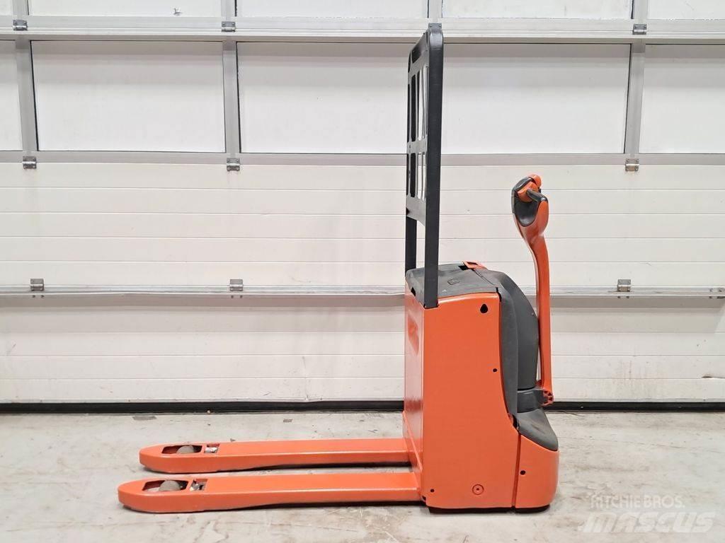 Linde T16 Zemie palešu pacēlāji