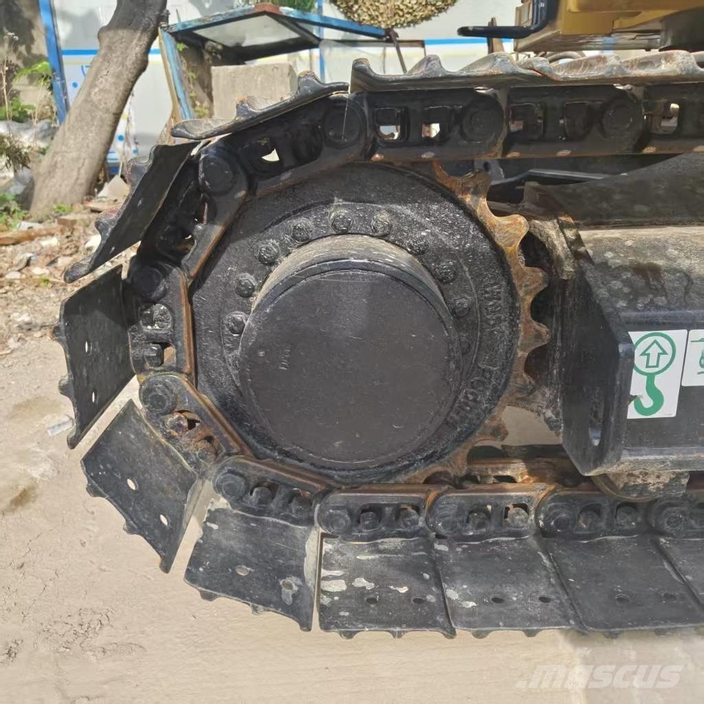 CAT 310 Kāpurķēžu ekskavatori
