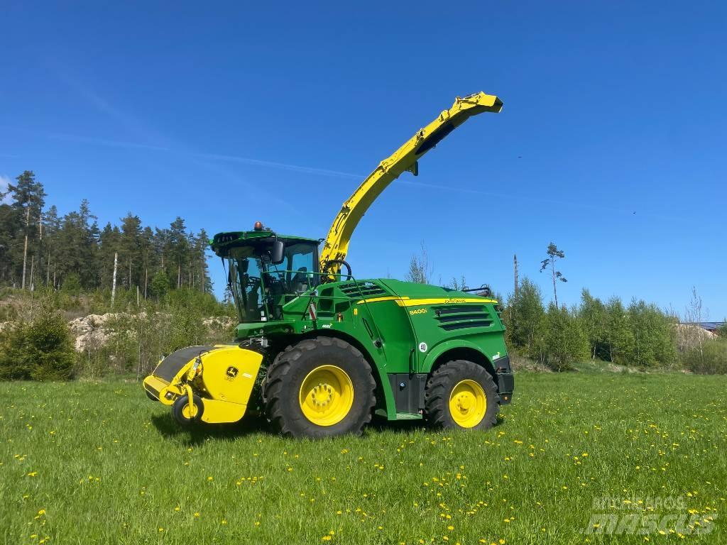 John Deere 8400 i Lopbarības novācēji