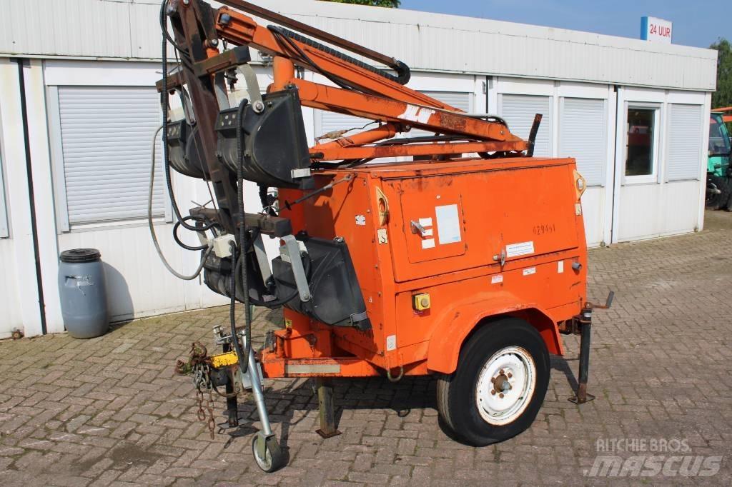 JLG 6308 AN Gaismas torņi