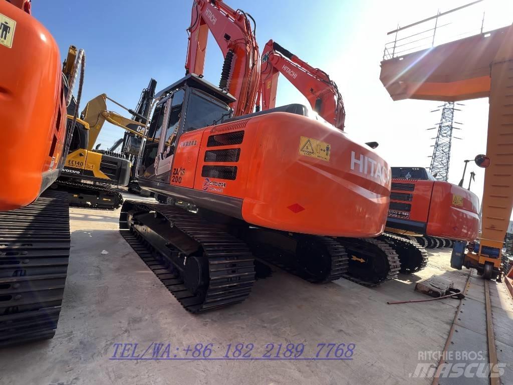 Hitachi ZX 200 Kāpurķēžu ekskavatori