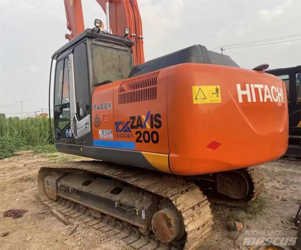 Hitachi ZX 200 Kāpurķēžu ekskavatori