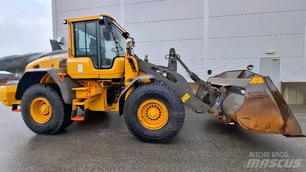 Volvo L90H Iekrāvēji uz riteņiem