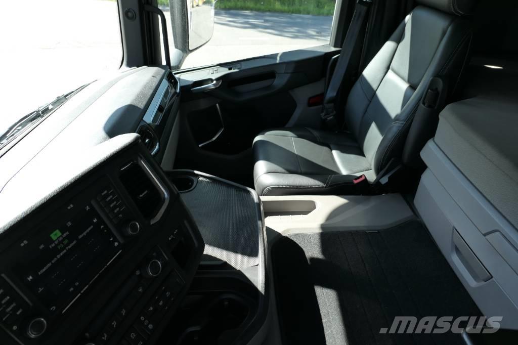 Scania G50B6x2NB Treileri ar āķi