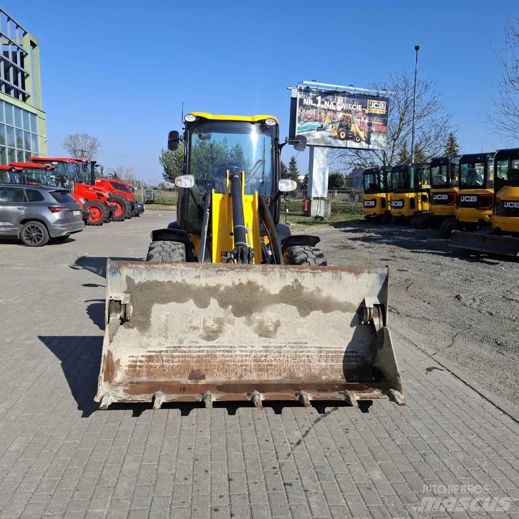JCB 409 Iekrāvēji uz riteņiem