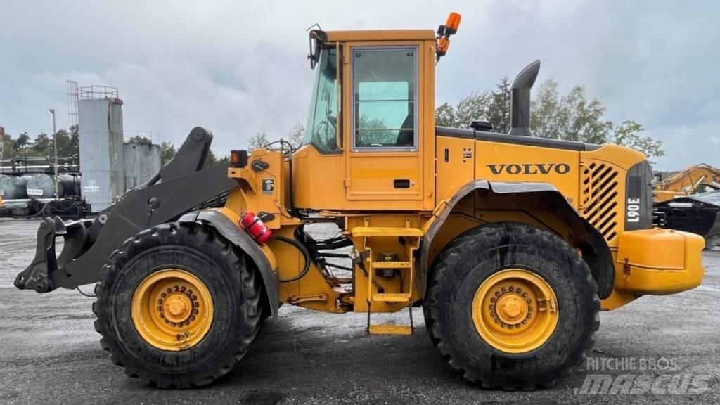 Volvo L 90 E Iekrāvēji uz riteņiem