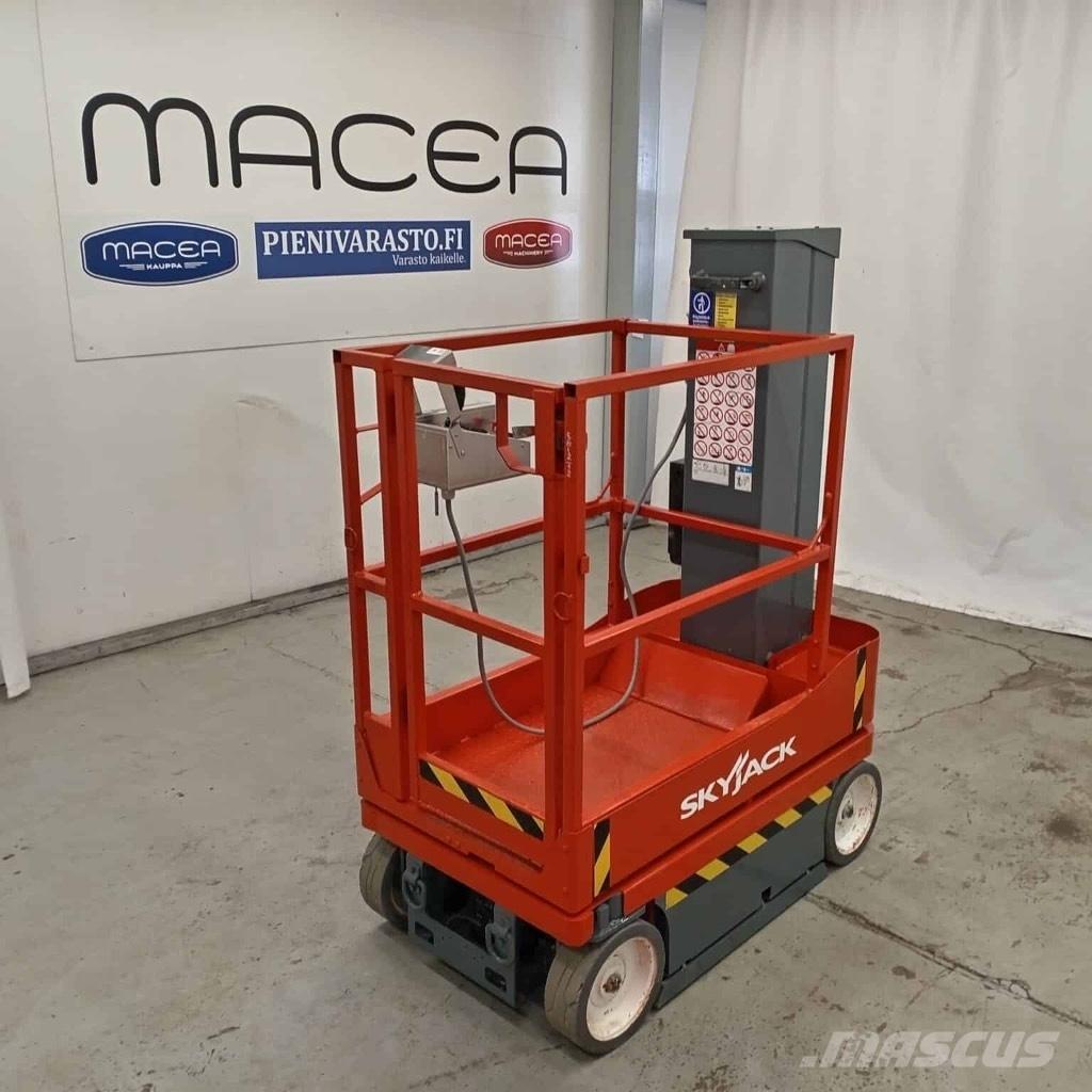 SkyJack SJ 16 Vertikālie pacēlāji