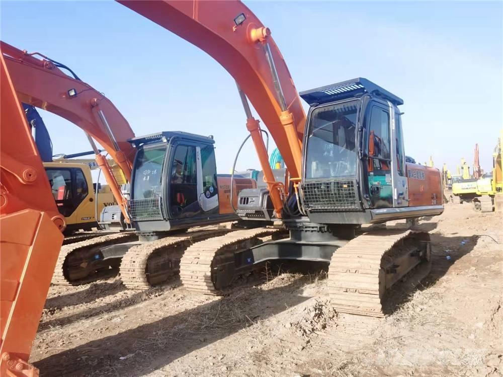 Hitachi ZX210 Kāpurķēžu ekskavatori