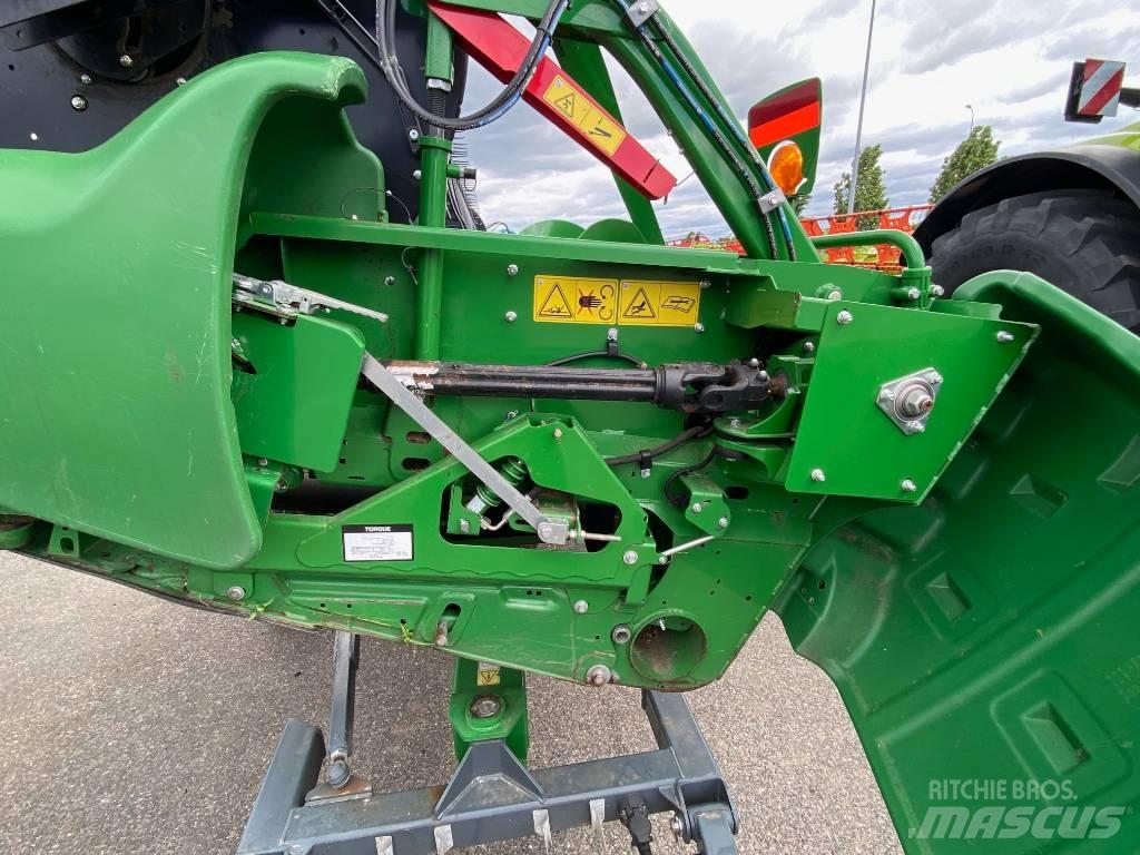 John Deere T 670 i Ražas novākšanas kombaini