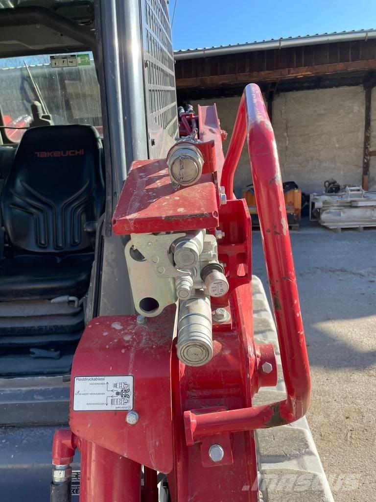 Takeuchi TL12 V2 Lietoti riteņu kompaktiekrāvēji