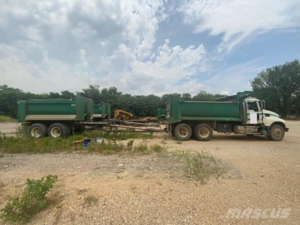Mack Granite CV 713 Pašizgāzējs