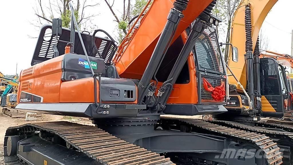 Doosan 225 LC-9 Kāpurķēžu ekskavatori