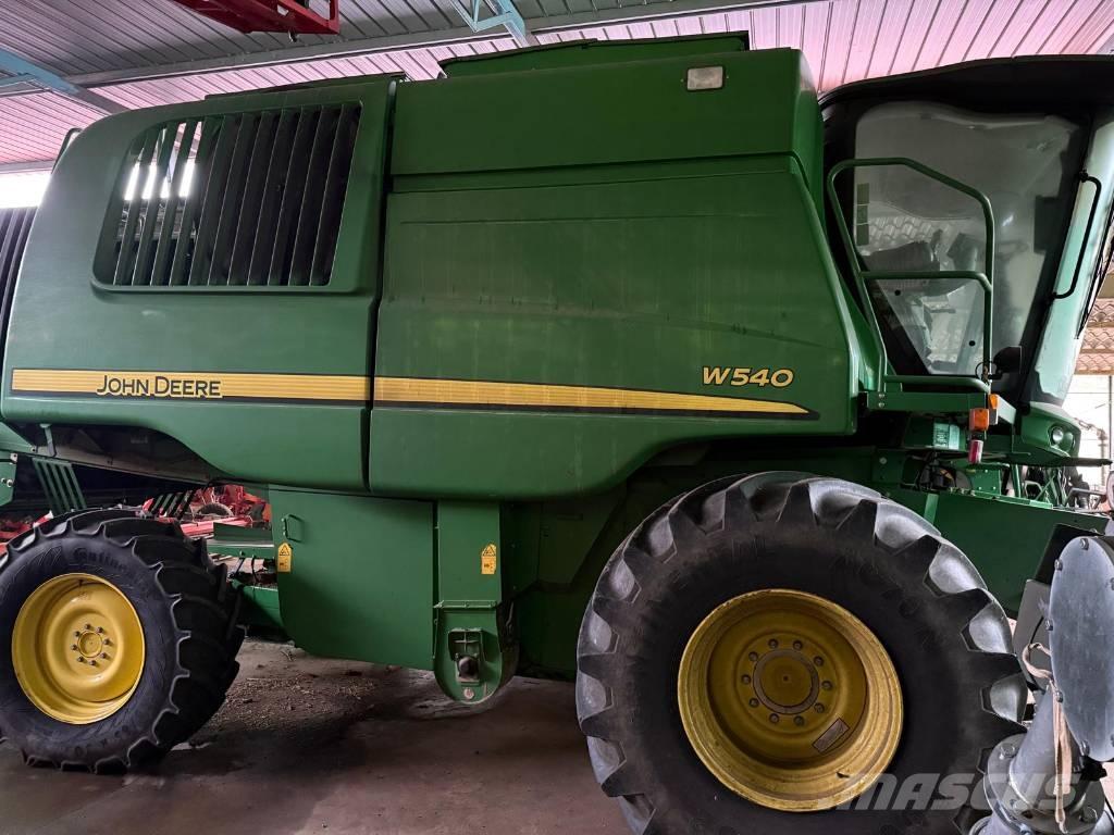 John Deere W 540 Ražas novākšanas kombaini