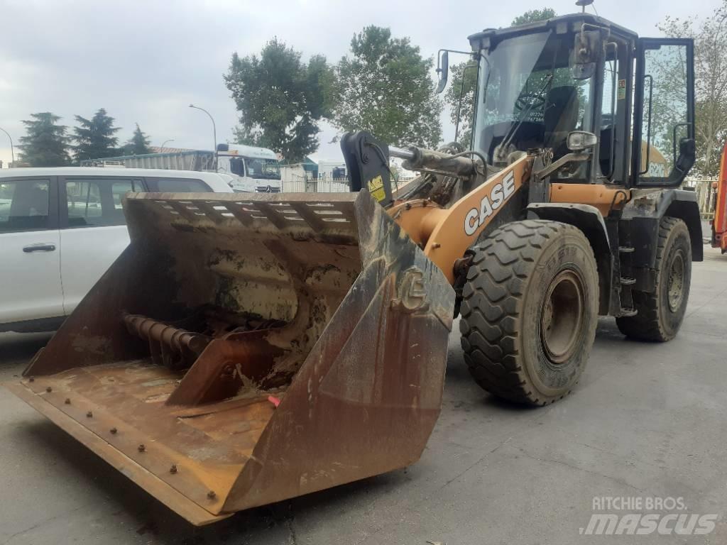 CASE 621 g Iekrāvēji uz riteņiem