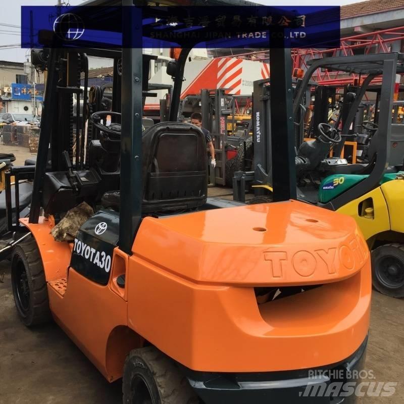 Toyota 7F Tehnika ar dīzeļa dzinēju