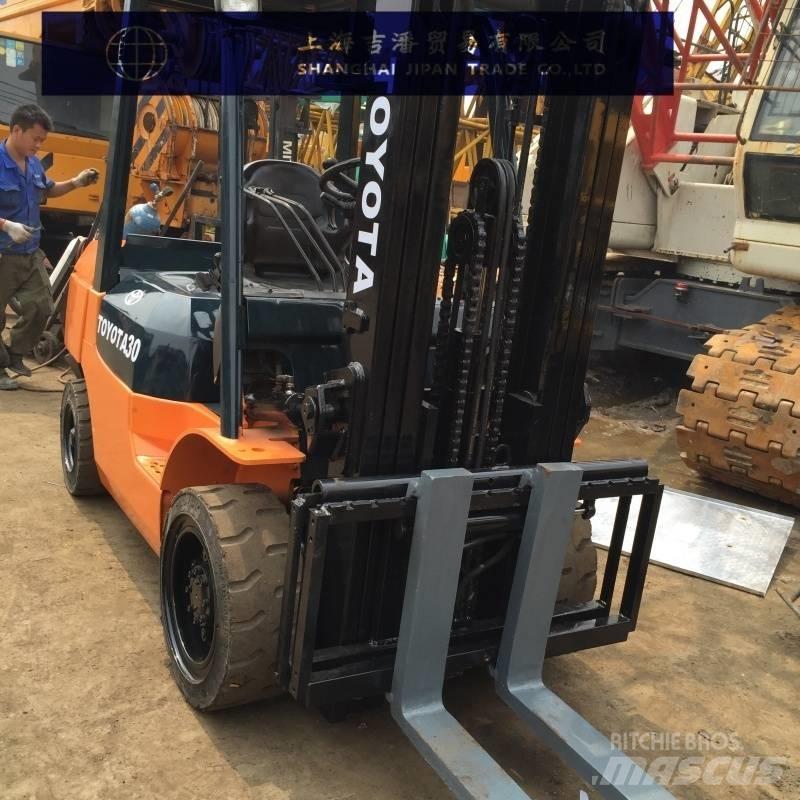 Toyota 7F Tehnika ar dīzeļa dzinēju