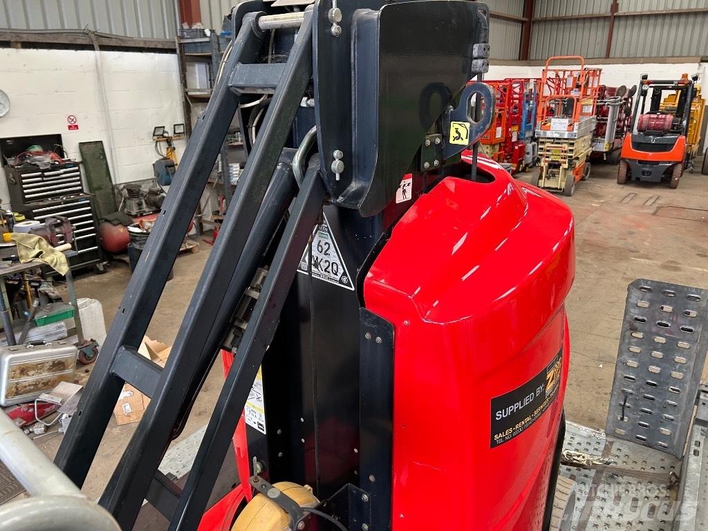 Manitou 100 VJR Vertikālie pacēlāji