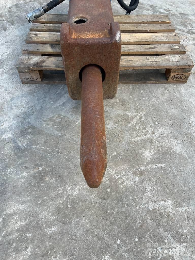 Atlas KRP 550 Āmuri/Drupinātāji