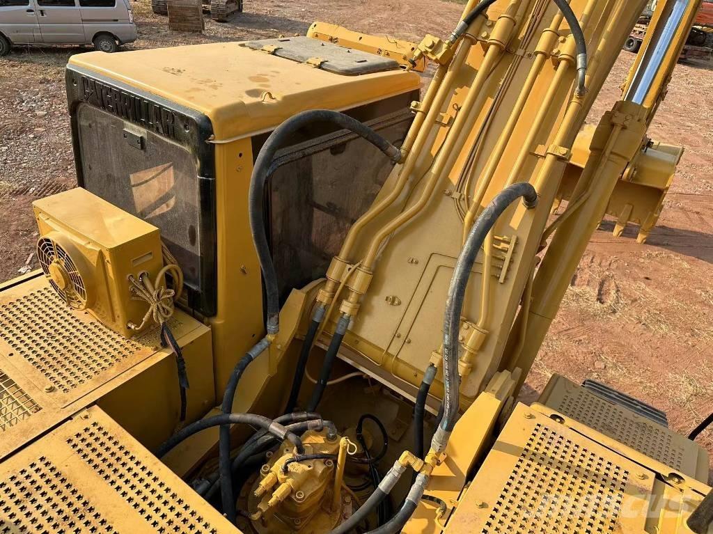 CAT 330B Kāpurķēžu ekskavatori