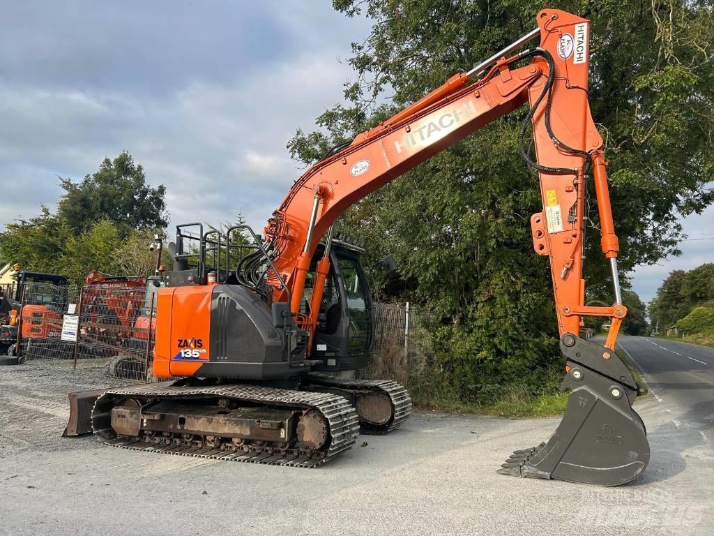 Hitachi ZX 135 US-6 Kāpurķēžu ekskavatori