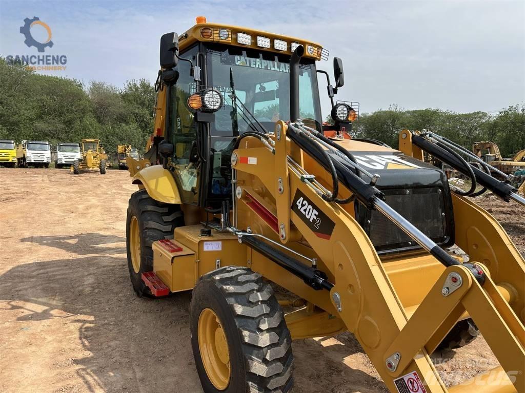 CAT 420F2 Ekskavatori-iekrāvēji