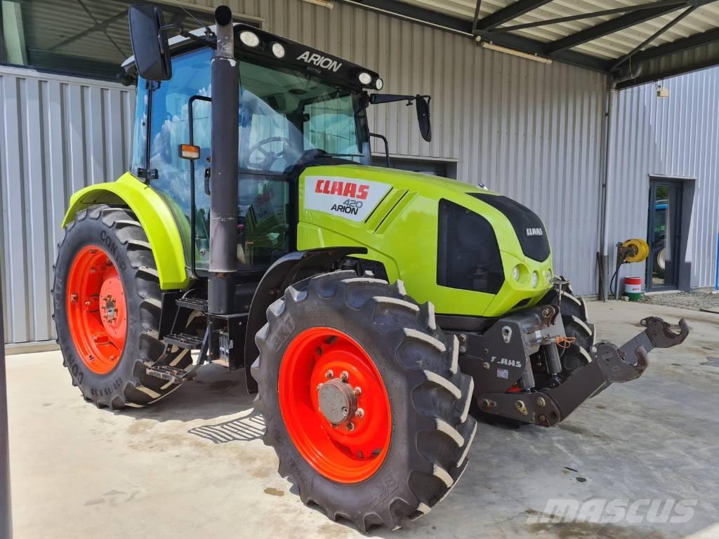CLAAS Arion 420 Traktori