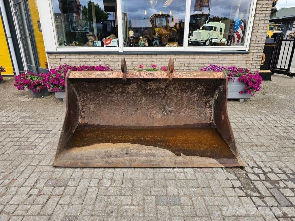  Onbekend Slotenbak Kausi