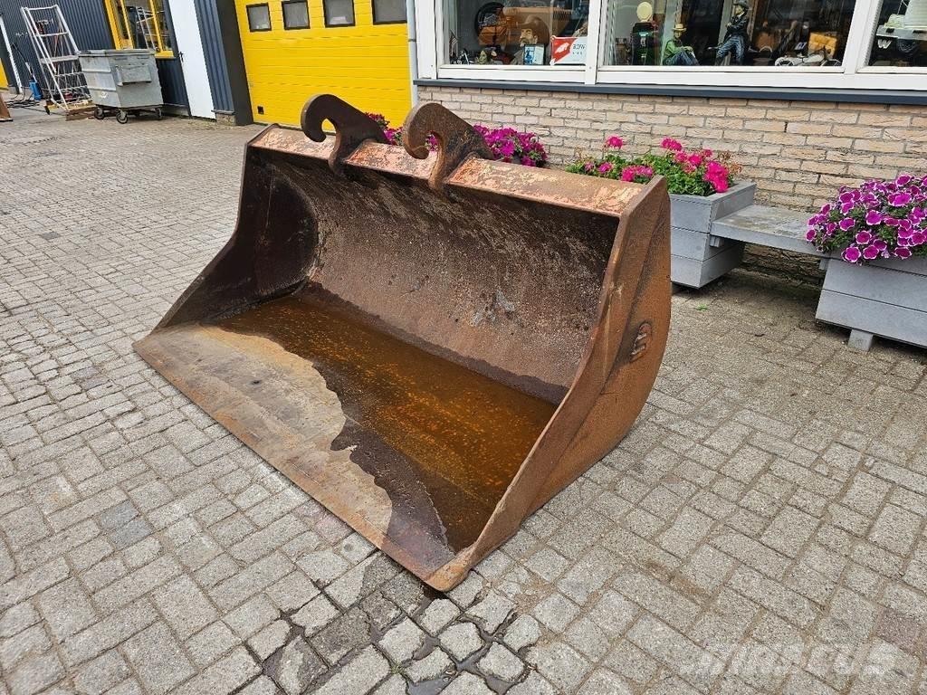  Onbekend Slotenbak Kausi