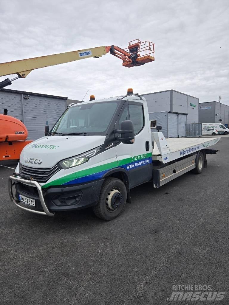 Iveco Daily Evakuators ar manipulatoru