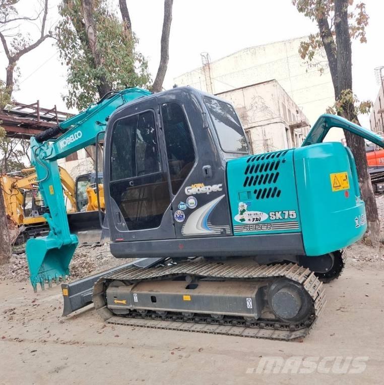 Kobelco SK 75 Vidēja lieluma ekskavatori 7 t - 12 t