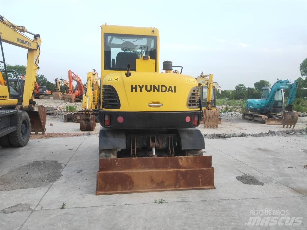 Hyundai R60W-7 Ekskavatori uz riteņiem