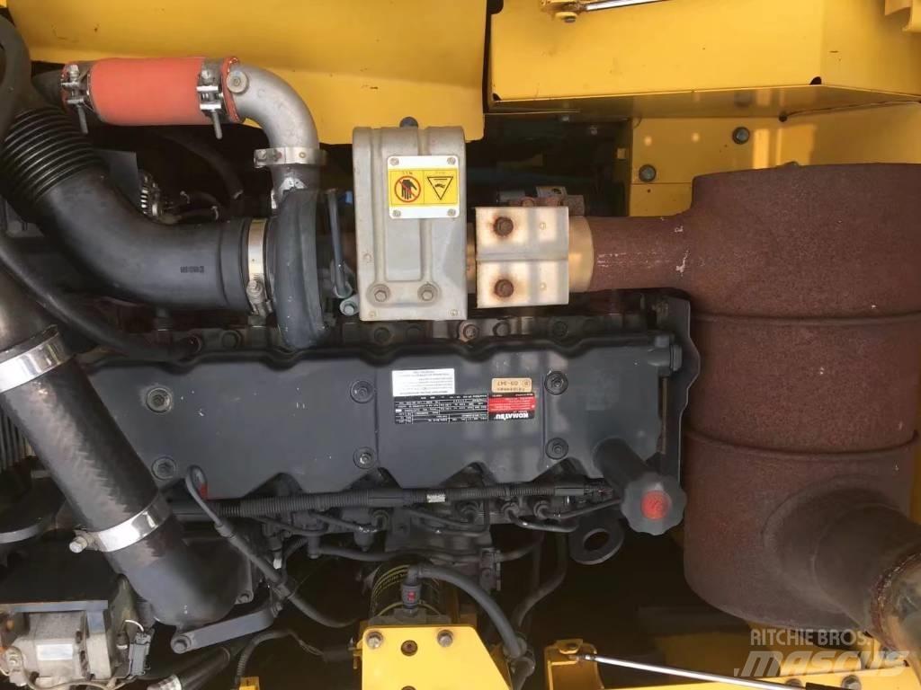 Komatsu pc200-8 Kāpurķēžu ekskavatori