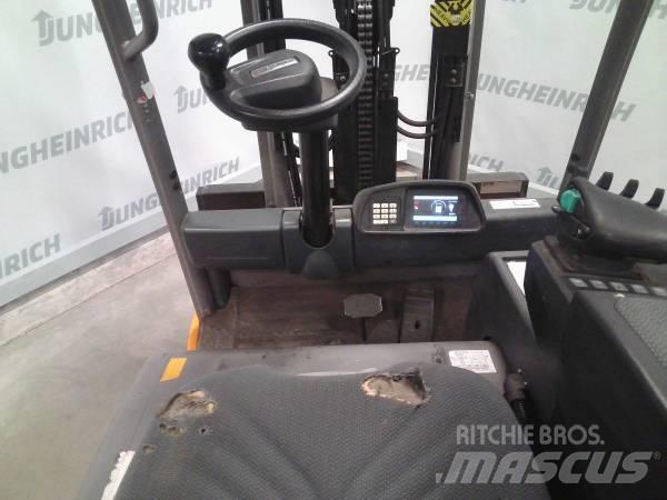 Jungheinrich EFG 320 Elektriskie iekrāvēji
