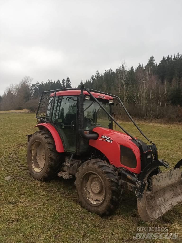 Zetor Proxima 8441 Traktori