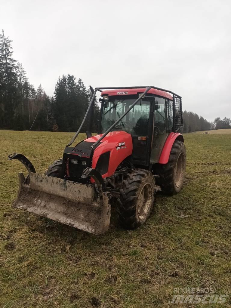 Zetor Proxima 8441 Traktori