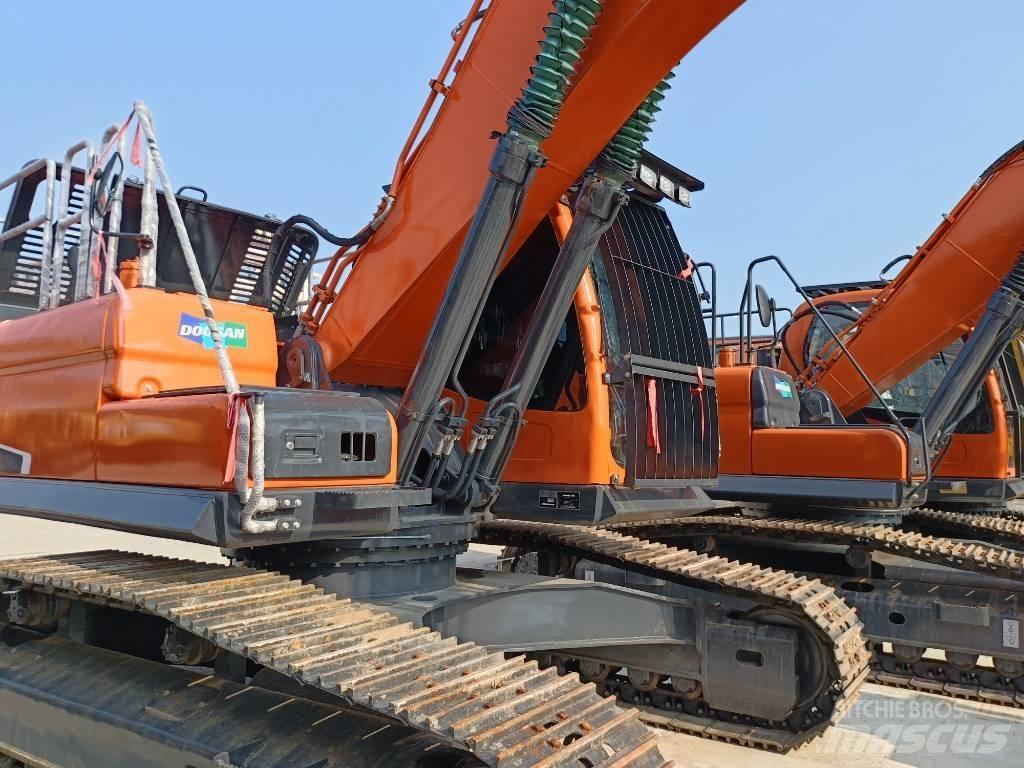 Doosan DX300-9 Kāpurķēžu ekskavatori