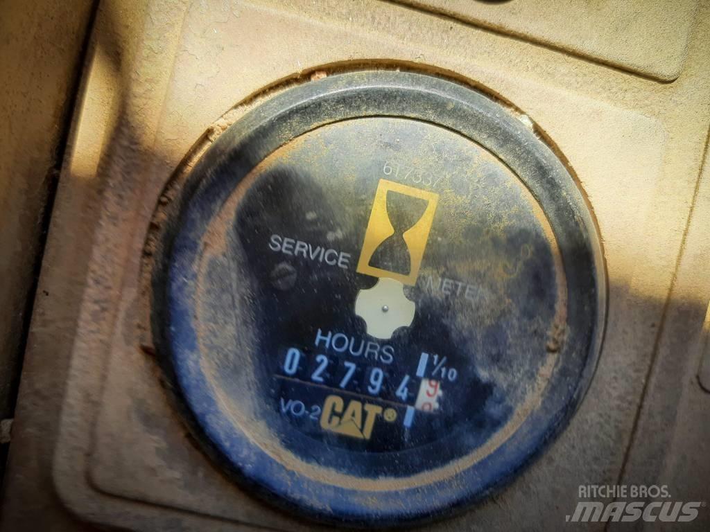 CAT 936 Iekrāvēji uz riteņiem