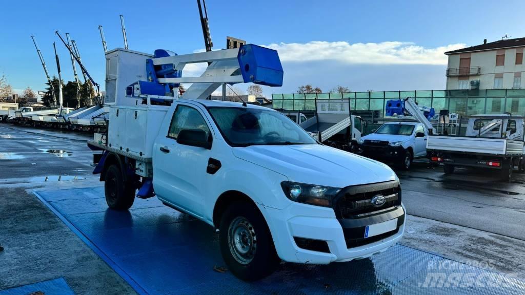 Socage 14A Pacēlāji uz automašīnas bāzes