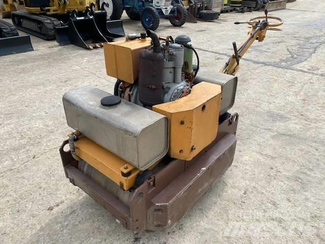 CASE Vibromax W 70 Divvalču grunts veltņi