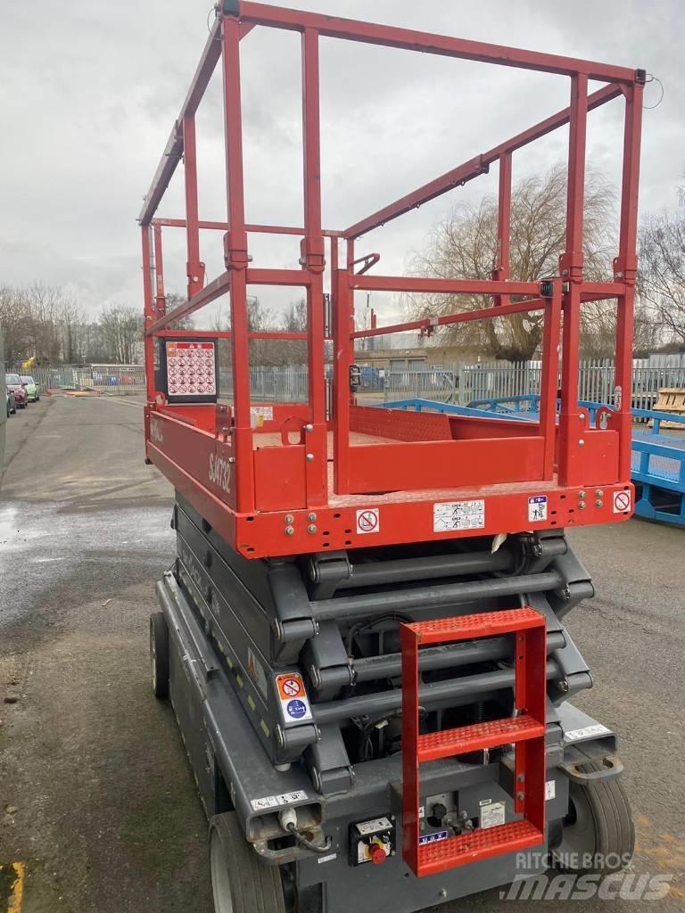 SkyJack SJ 4732 Šķerveida pacēlāji