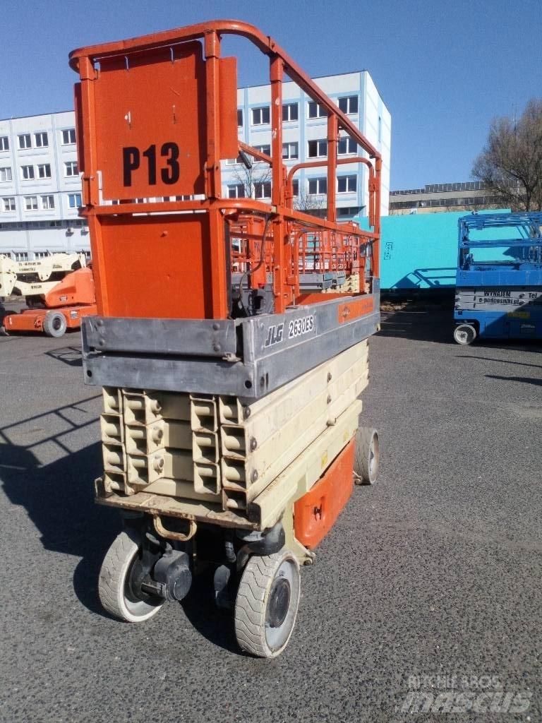 JLG 2630 ES Šķerveida pacēlāji