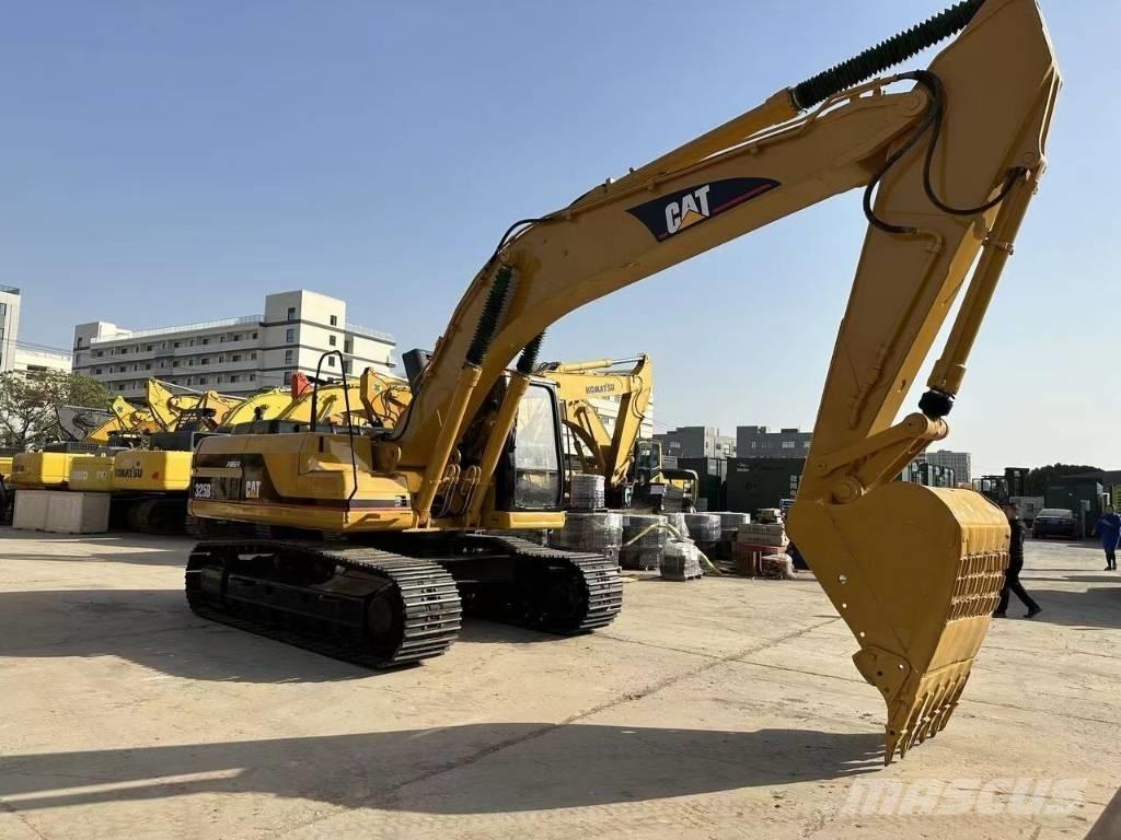 CAT 325 B L Kāpurķēžu ekskavatori