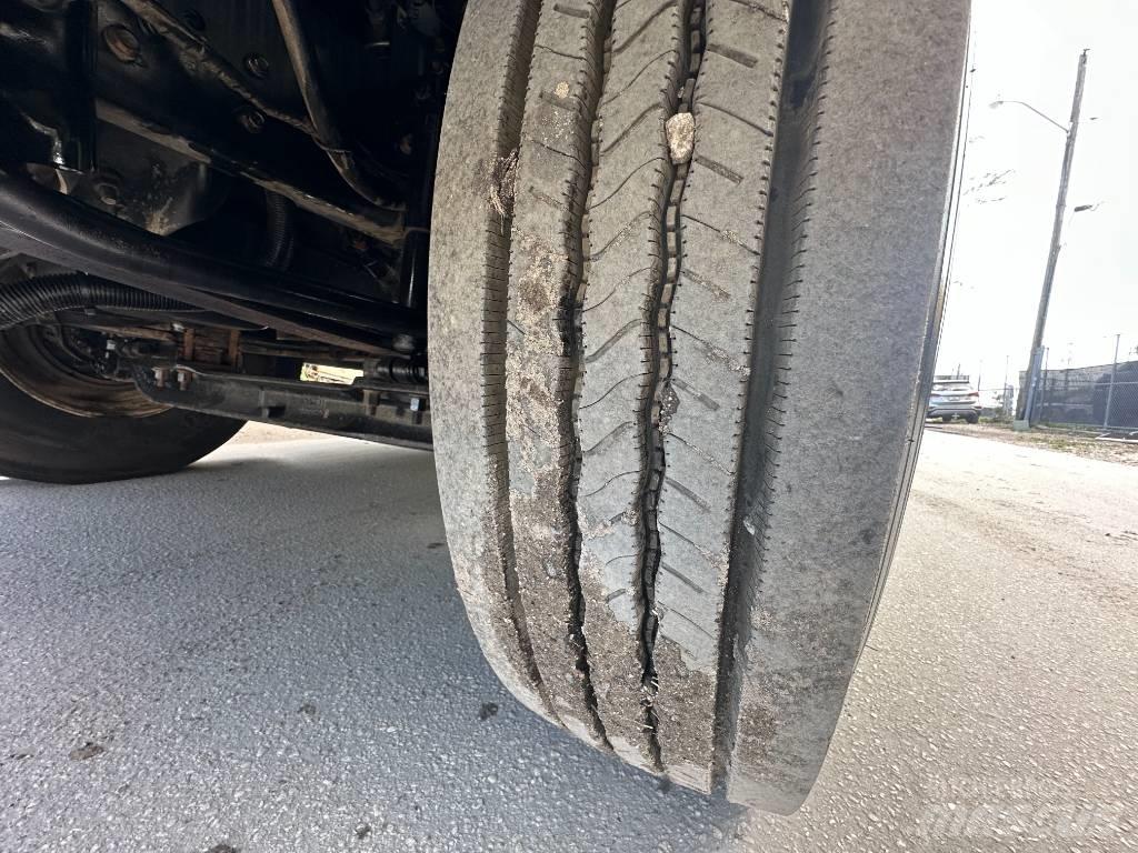 Ford F 750 XLT Autocisterna