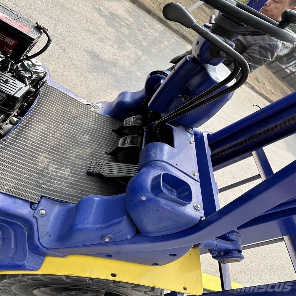 Komatsu FD30-14 Tehnika ar dīzeļa dzinēju