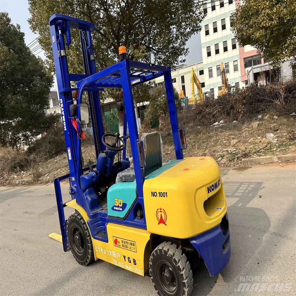 Komatsu FD30-14 Tehnika ar dīzeļa dzinēju