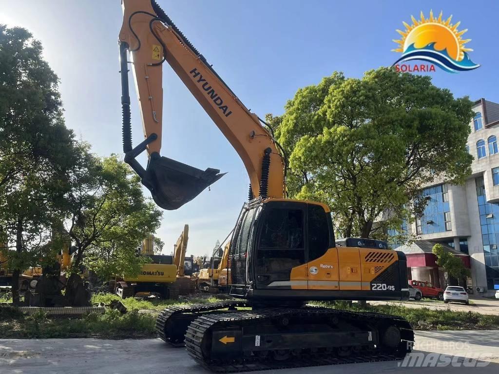 Hyundai R220-9S Ekskavatori uz riteņiem