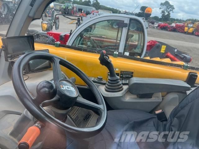 JCB 538-60 Lauksaimniecības pacēlāji