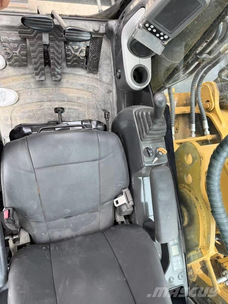 CAT 330 D L Kāpurķēžu ekskavatori