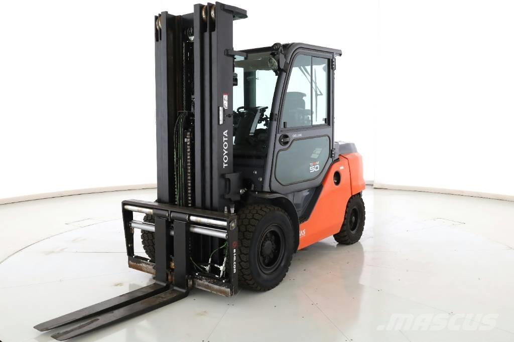 Toyota 40-8 FD45 N Tehnika ar dīzeļa dzinēju